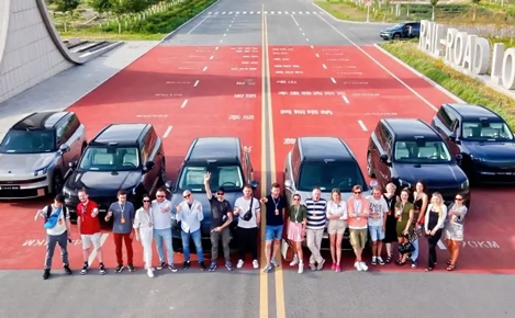 戰(zhàn)略合作升級！物產(chǎn)中大實業(yè)攜手極氪舉辦“西域征途”專題試駕活動